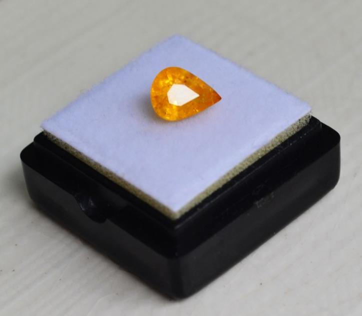 【现价再打8折特惠】斯里兰卡纯天然水滴型1.77克拉蓝宝石
